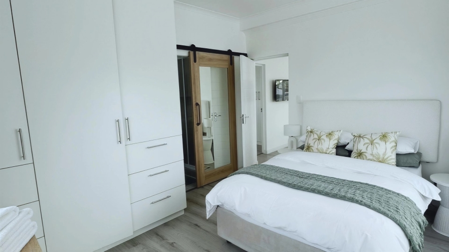5 Bedroom Property for Sale in Reebok Western Cape